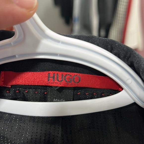 Hugo Boss full tuxedo. Jacket 40 R pants pants 34R - Picture 7 of 8